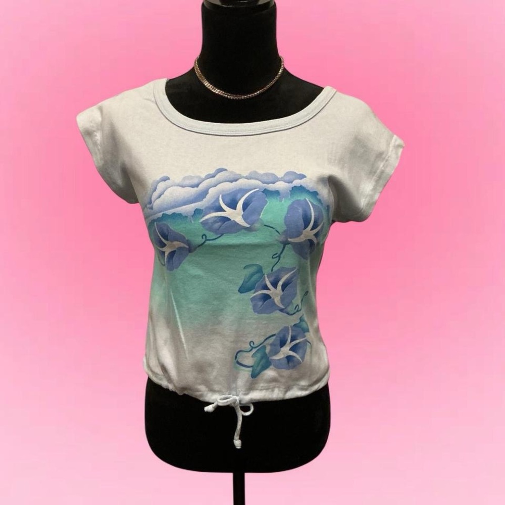 🌷Elegant Floral Crop Top - White and Blue